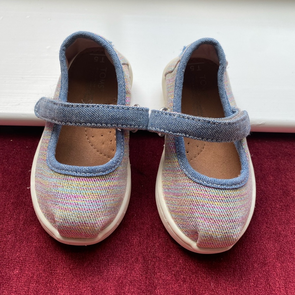 Toms